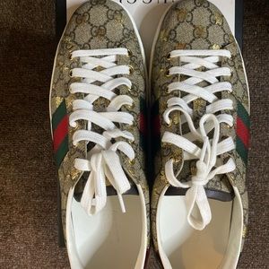 Used Gucci sneakers, good condition, classic style